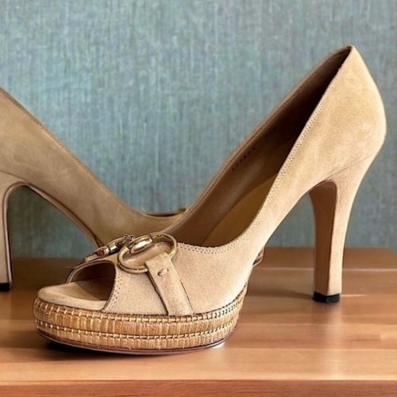 Vintage Gucci nubuck suede gold toned horse bit vintage high heels pumps SZ 9.5 - Picture 11 of 17